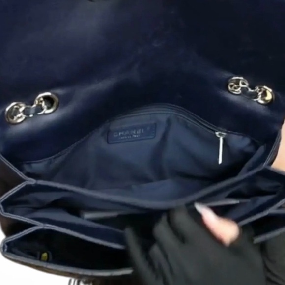 Chanel Classic Flap Black Quilted Shoulder Bag - Picture 5 of 7